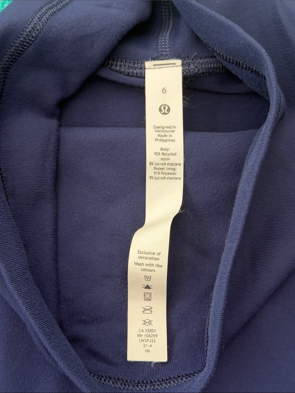lululemon athletica Women’s Navy turtleneck top with pockets - Picture 2 of 3